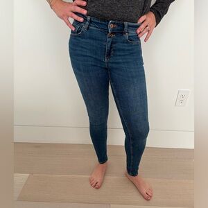 Zara super skinny jeans with 2 buttons style